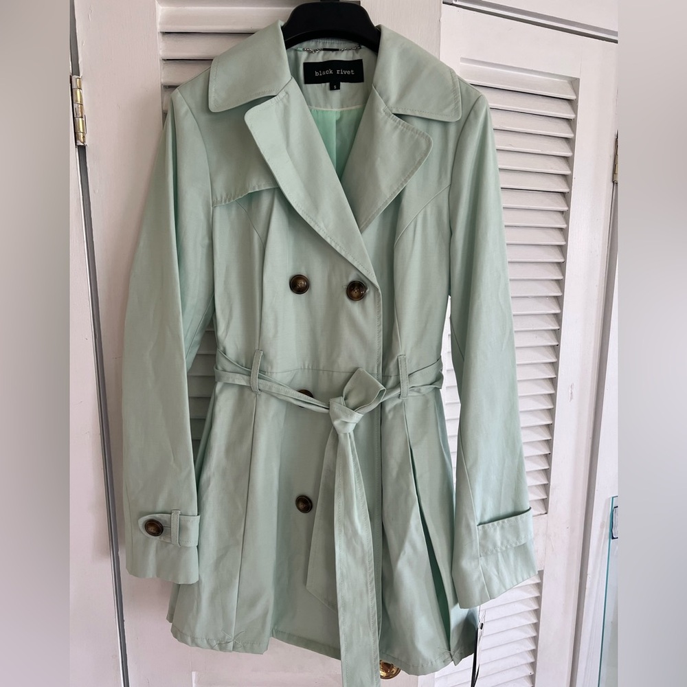 Black Rivet trench style rain jacket Never Worn. NWT size small - mint green